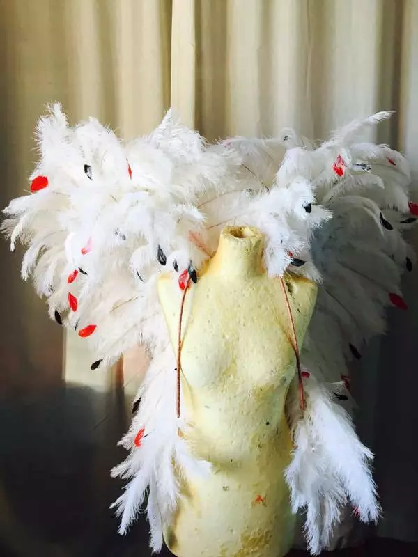 Ailes En Plumes Blondine 3 Ailes En Plumes Blondine