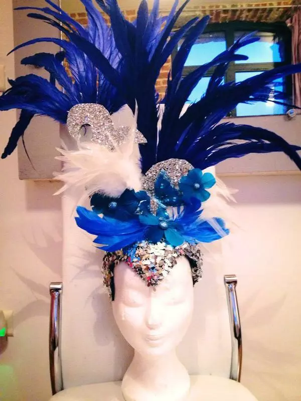 Casque En Plumes De Coq 3 Casque En Plumes De Coq