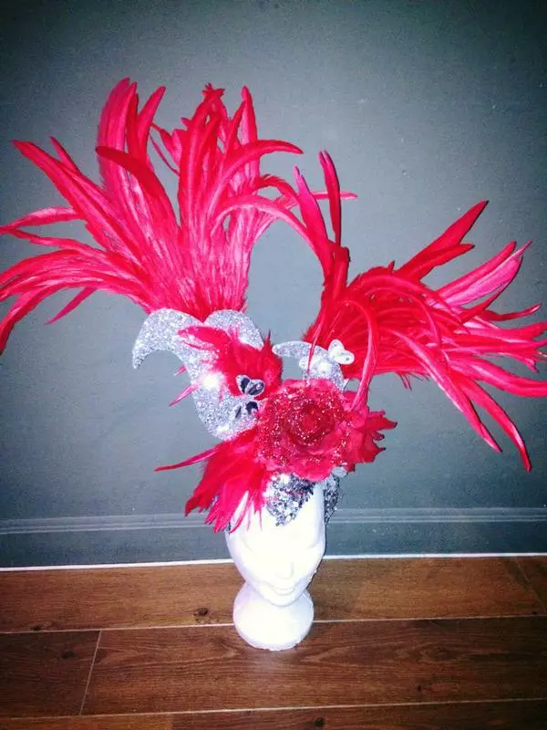 Casque En Plumes De Coq 3 Casque En Plumes De Coq